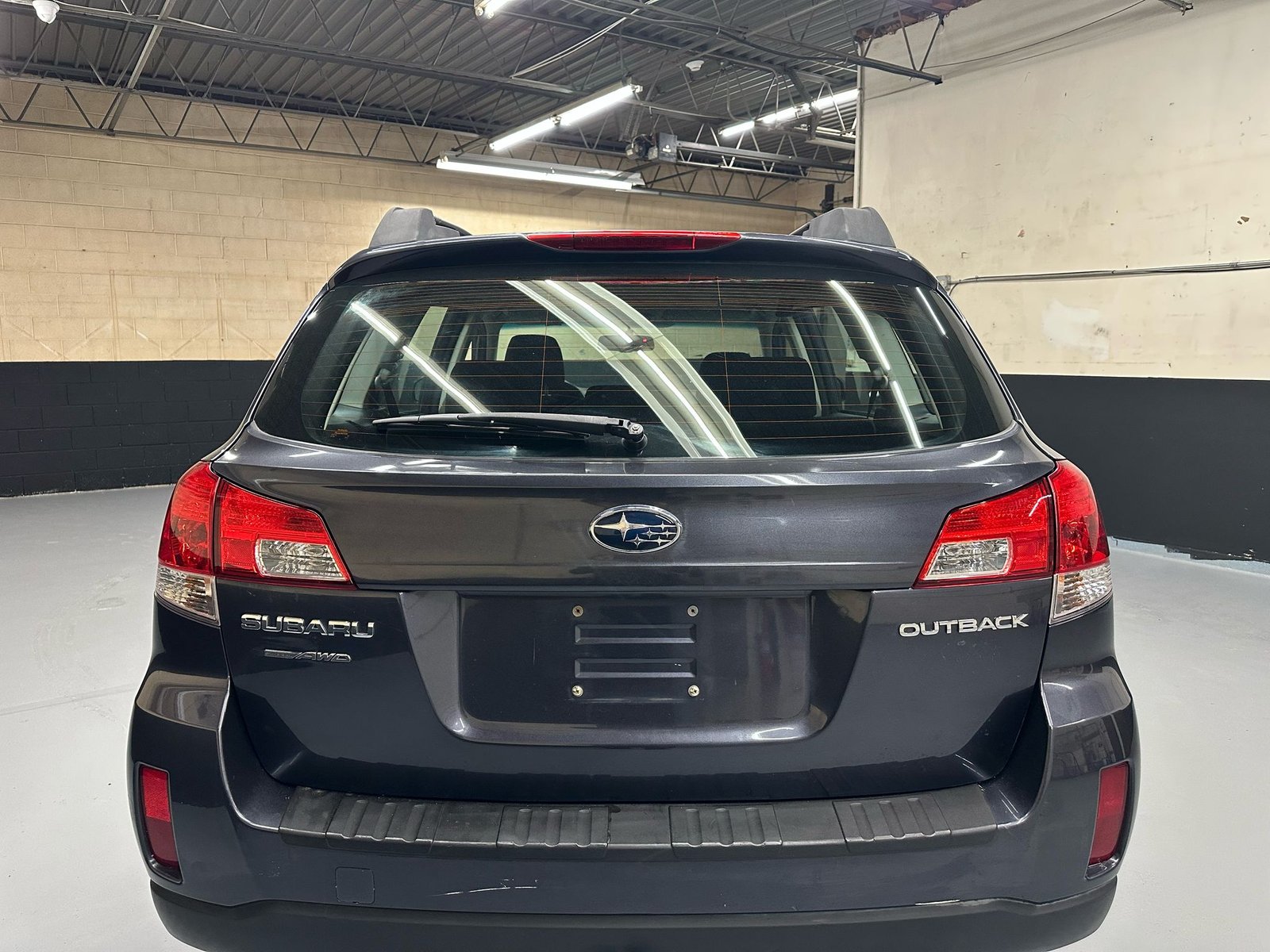 								Subaru Outback 2012 full									
