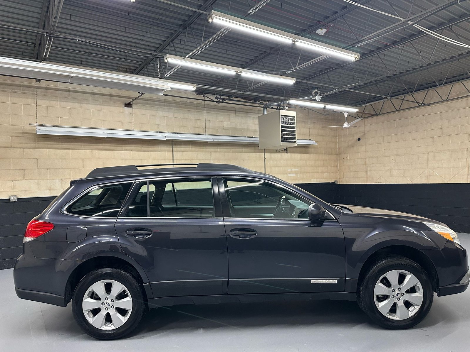 								Subaru Outback 2012 full									
