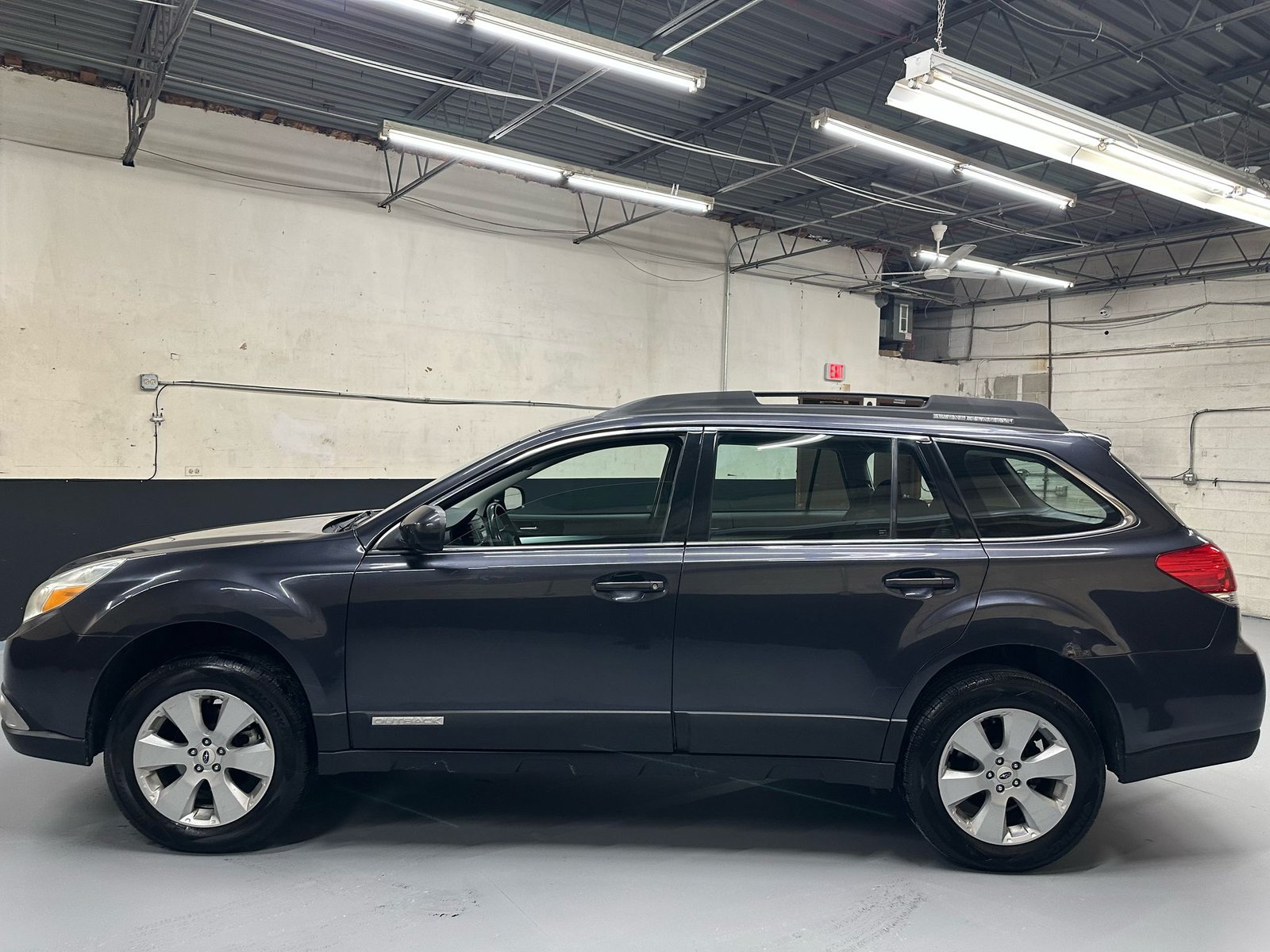								Subaru Outback 2012 full									