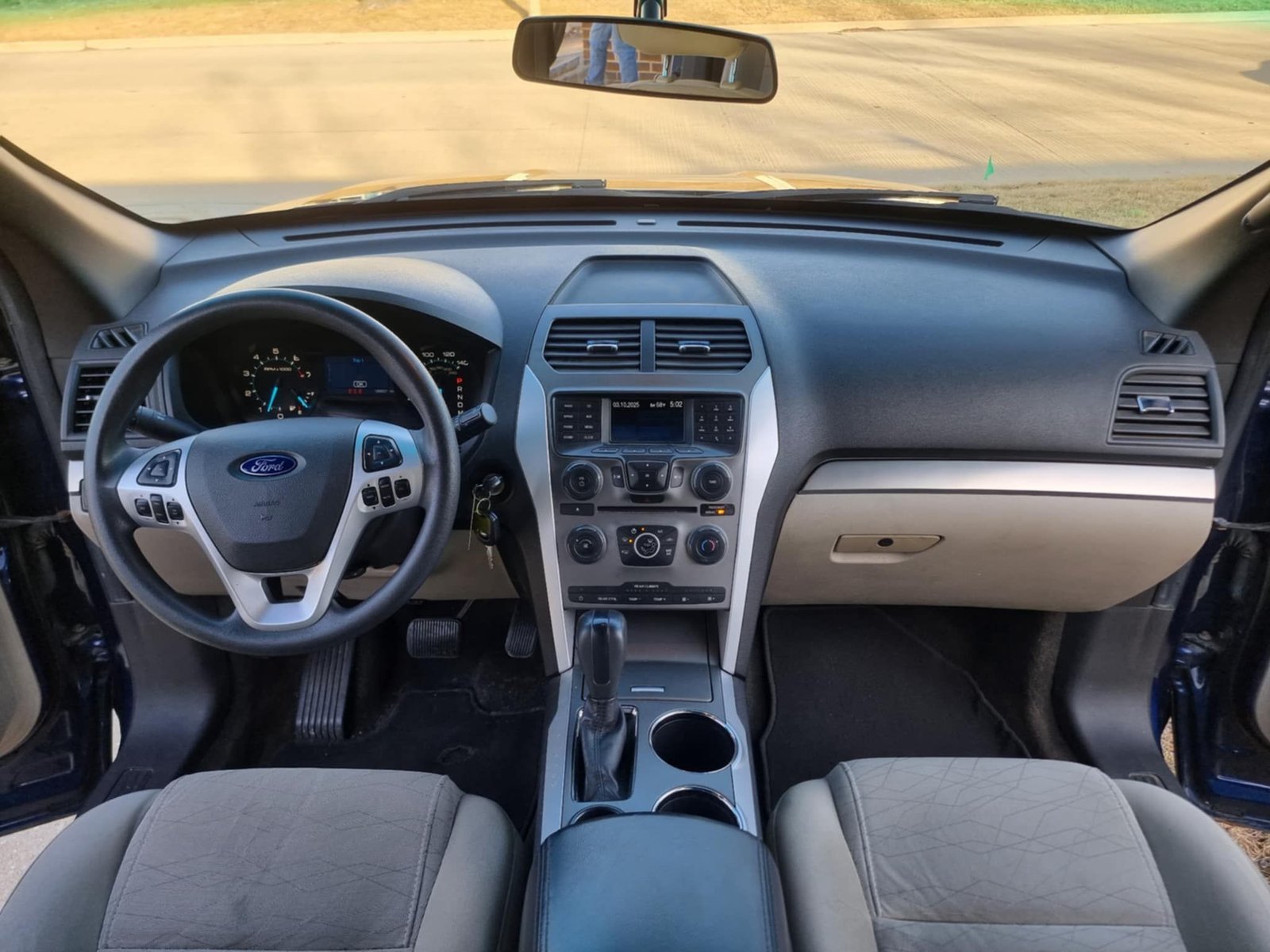 								Ford Explorer 2012 full									