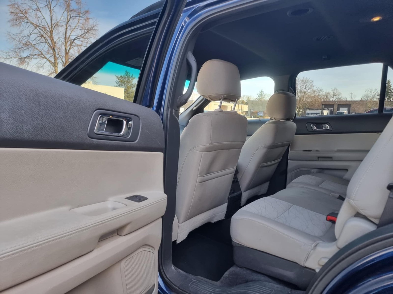 								Ford Explorer 2012 full									