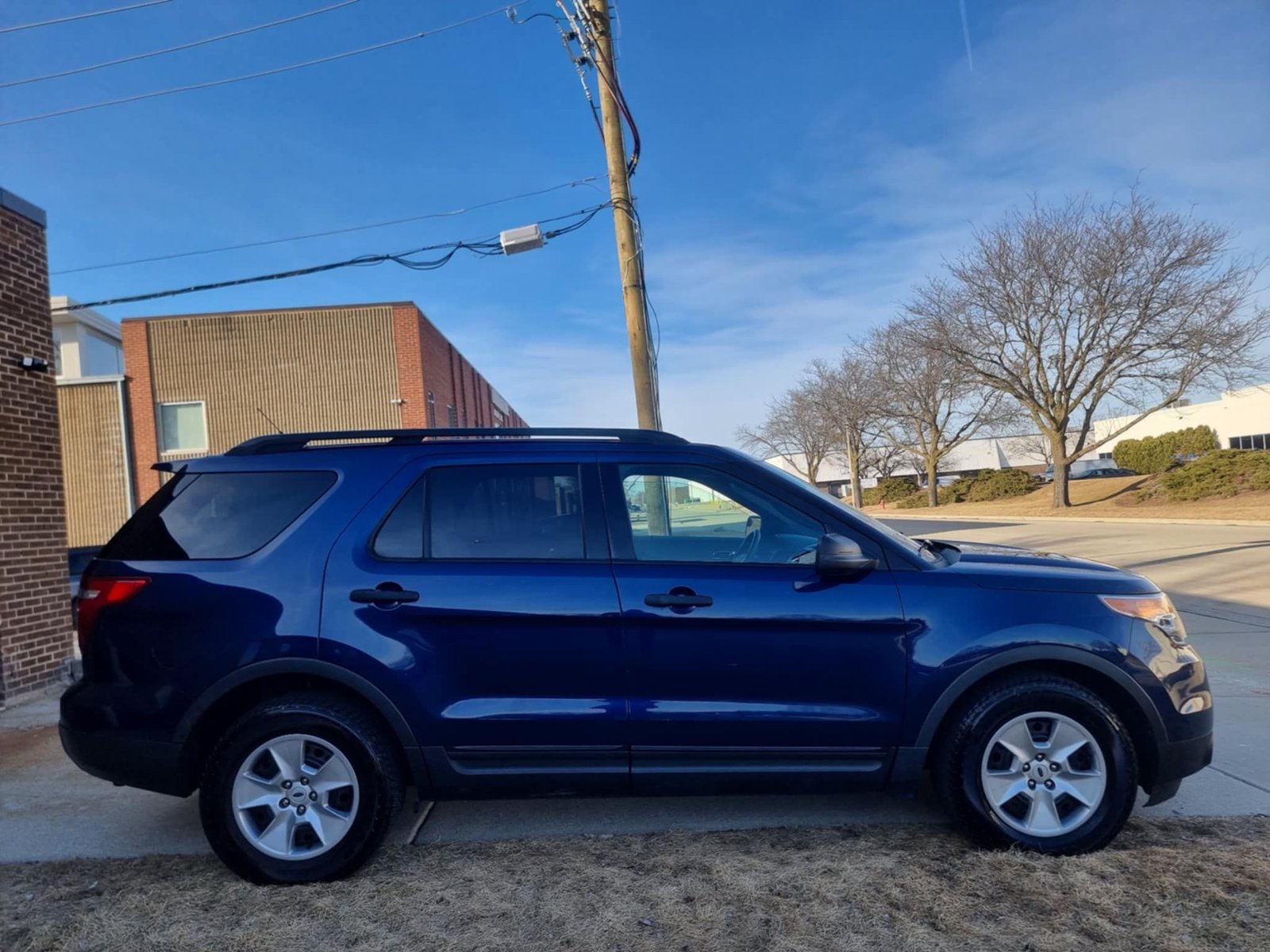								Ford Explorer 2012 full									