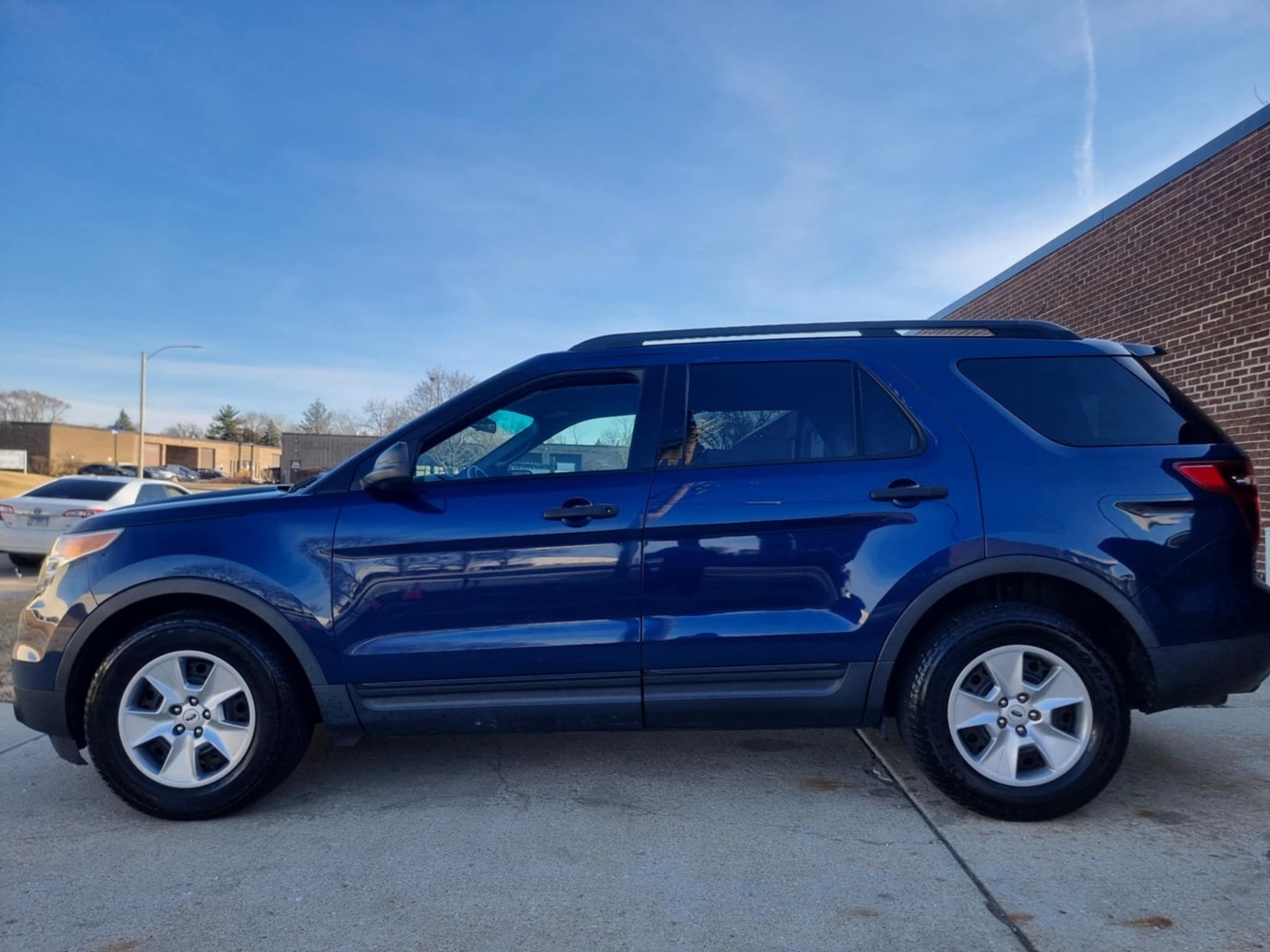 								Ford Explorer 2012 full									