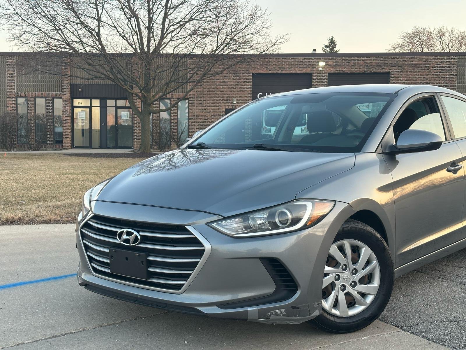 								Hyundai Elantra 2018 full									