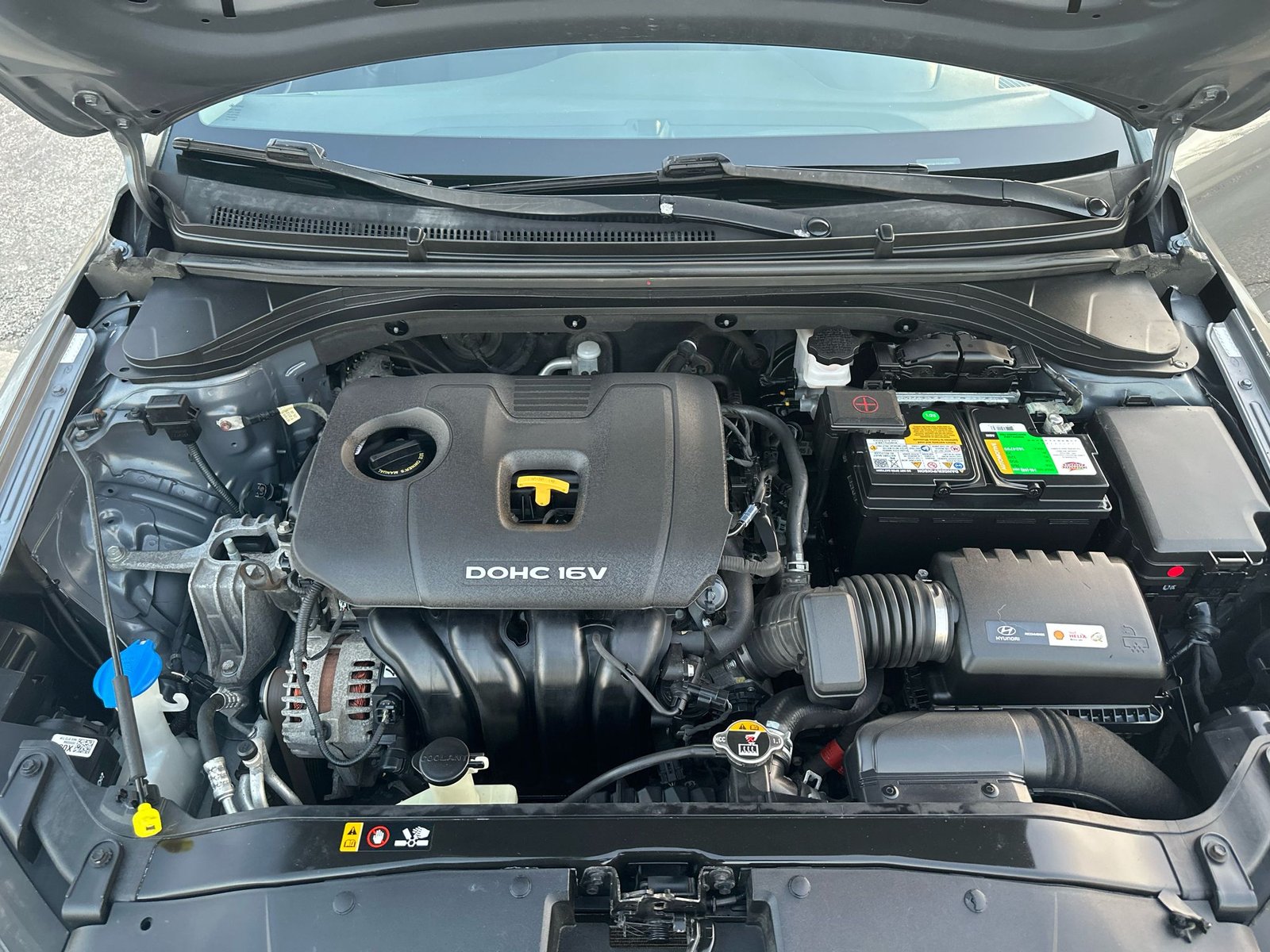 								Hyundai Elantra 2018 full									