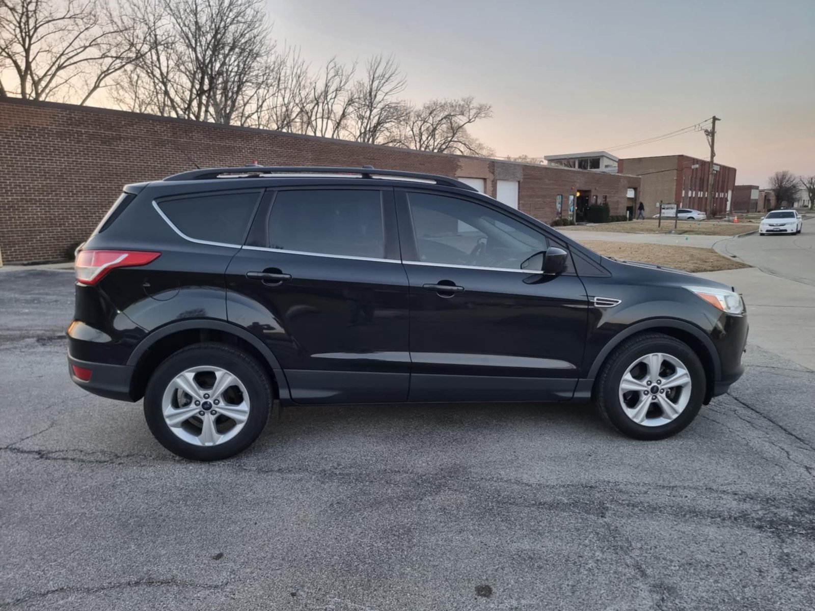 								Ford Escape 2013 full									