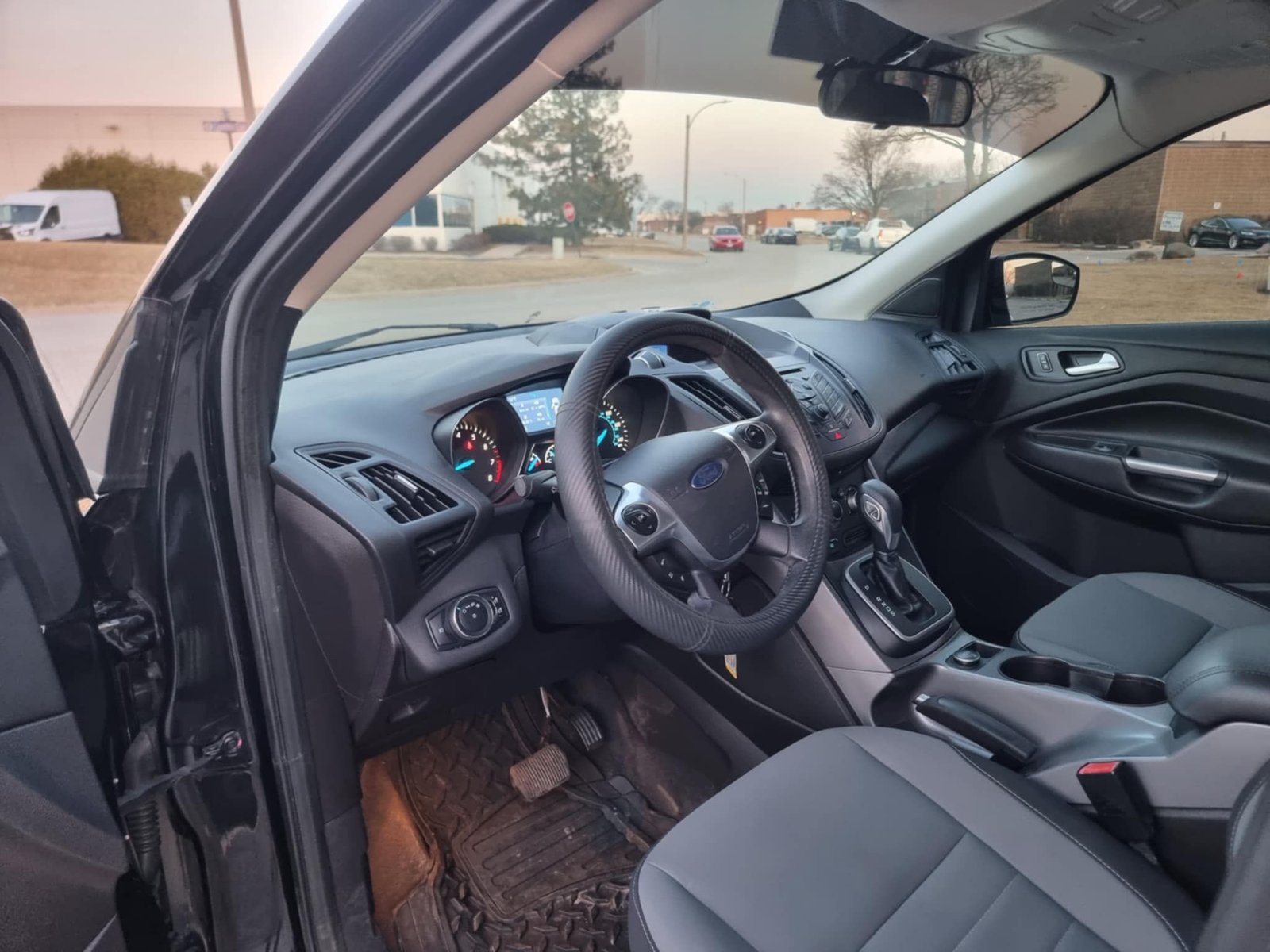 								Ford Escape 2013 full									