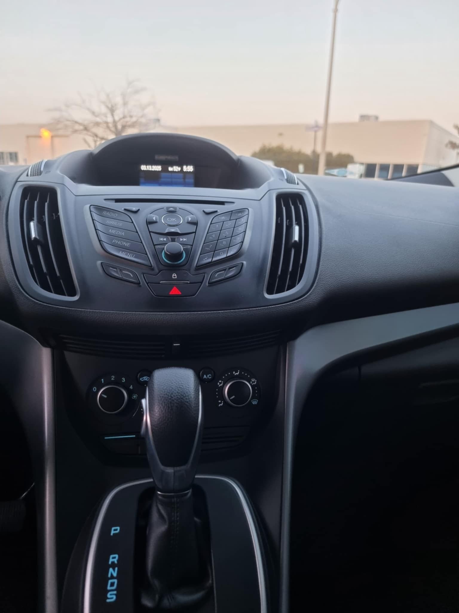 								Ford Escape 2013 full									