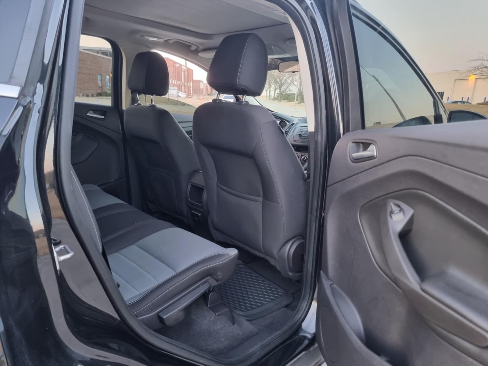 								Ford Escape 2013 full									