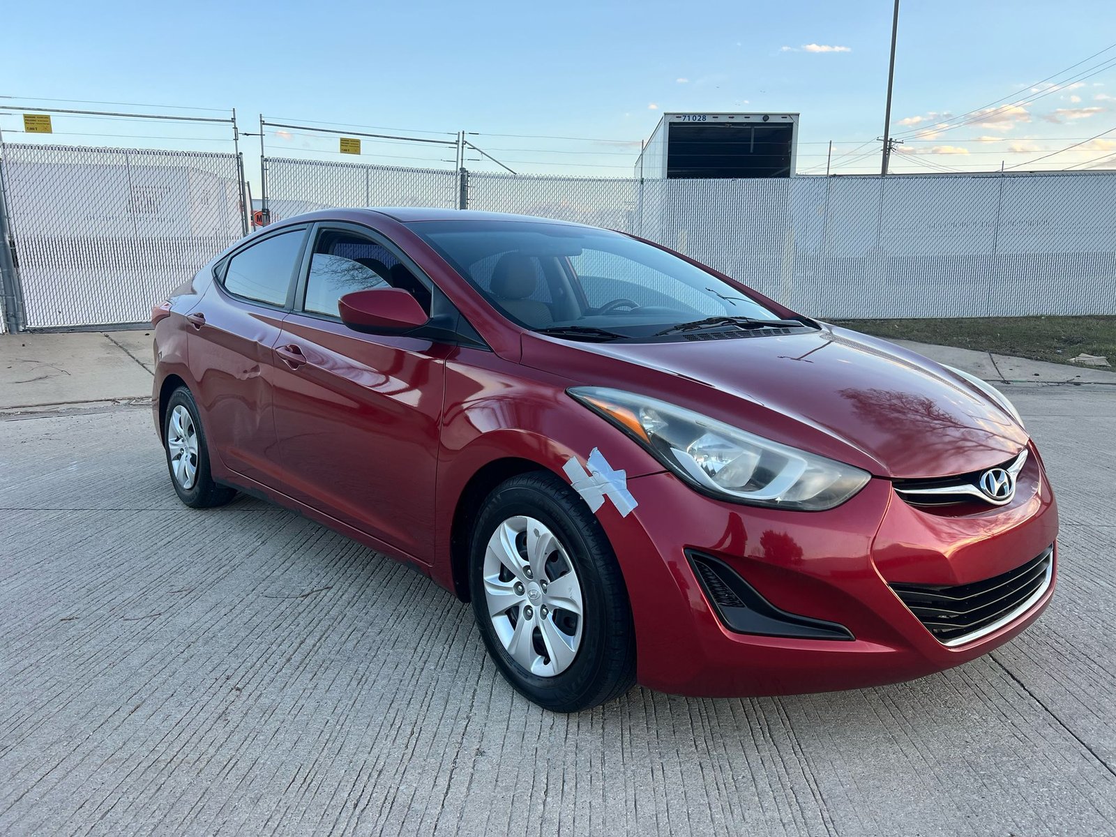 								Hyundai Elantra 2016 full									