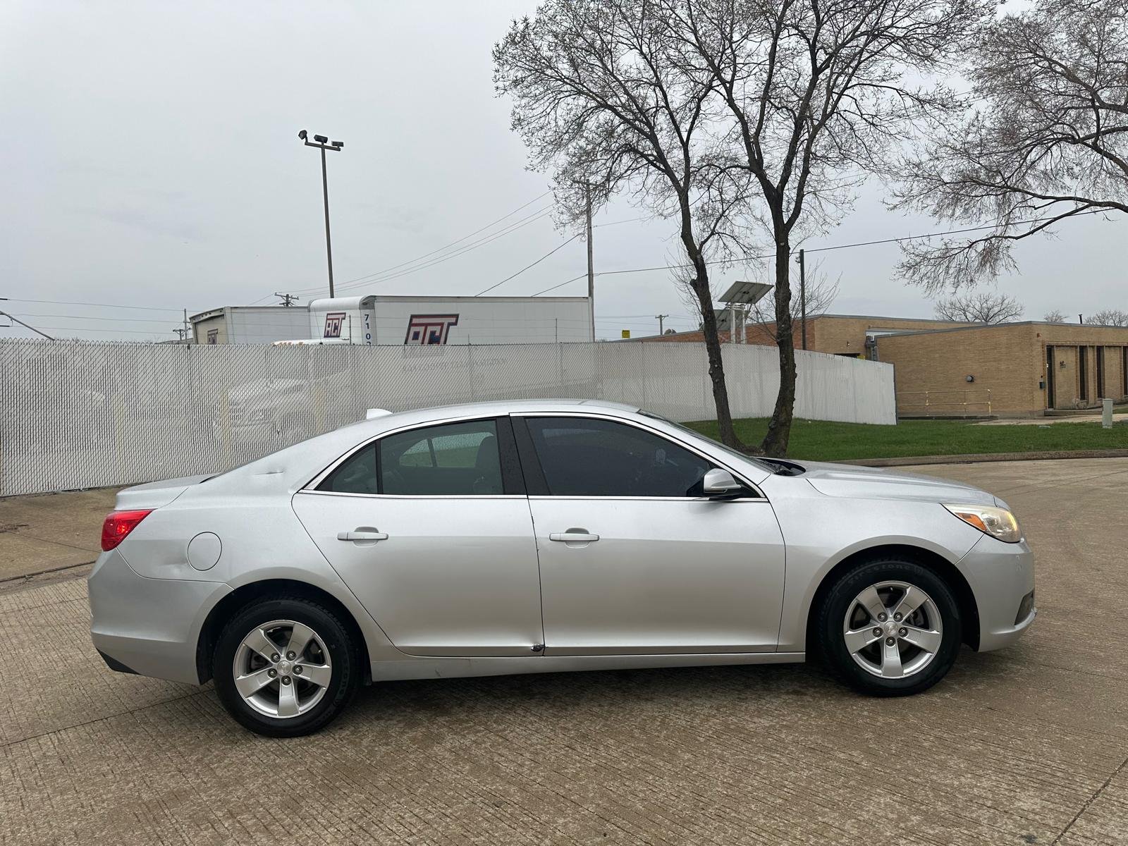 								Infiniti G37 X 2010 full									