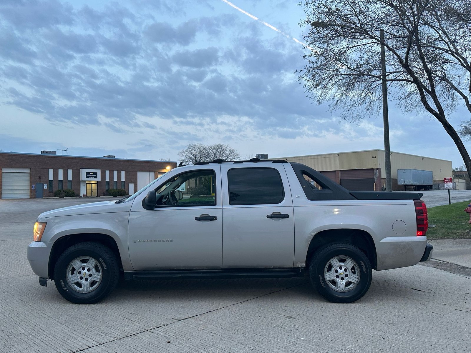 								Chevrolet Avalanche LS1500 2007 full									