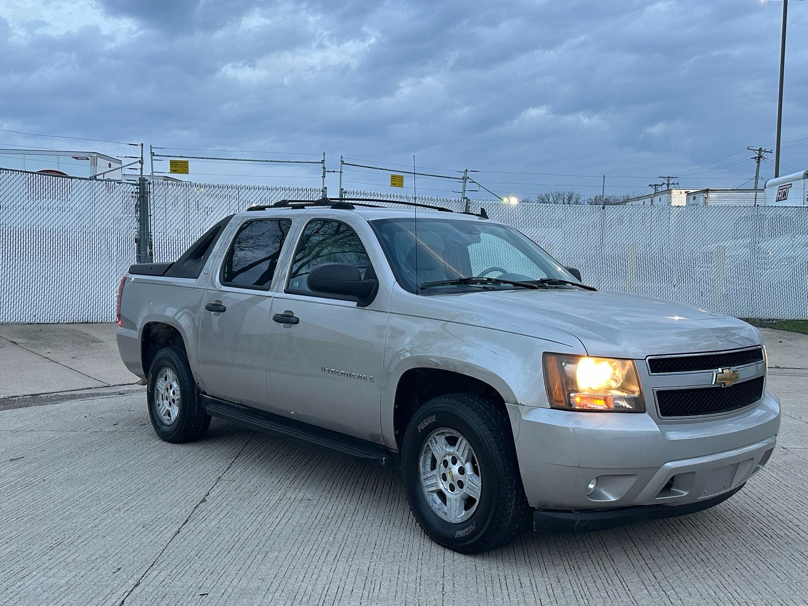 								Chevrolet Avalanche LS1500 2007 full									