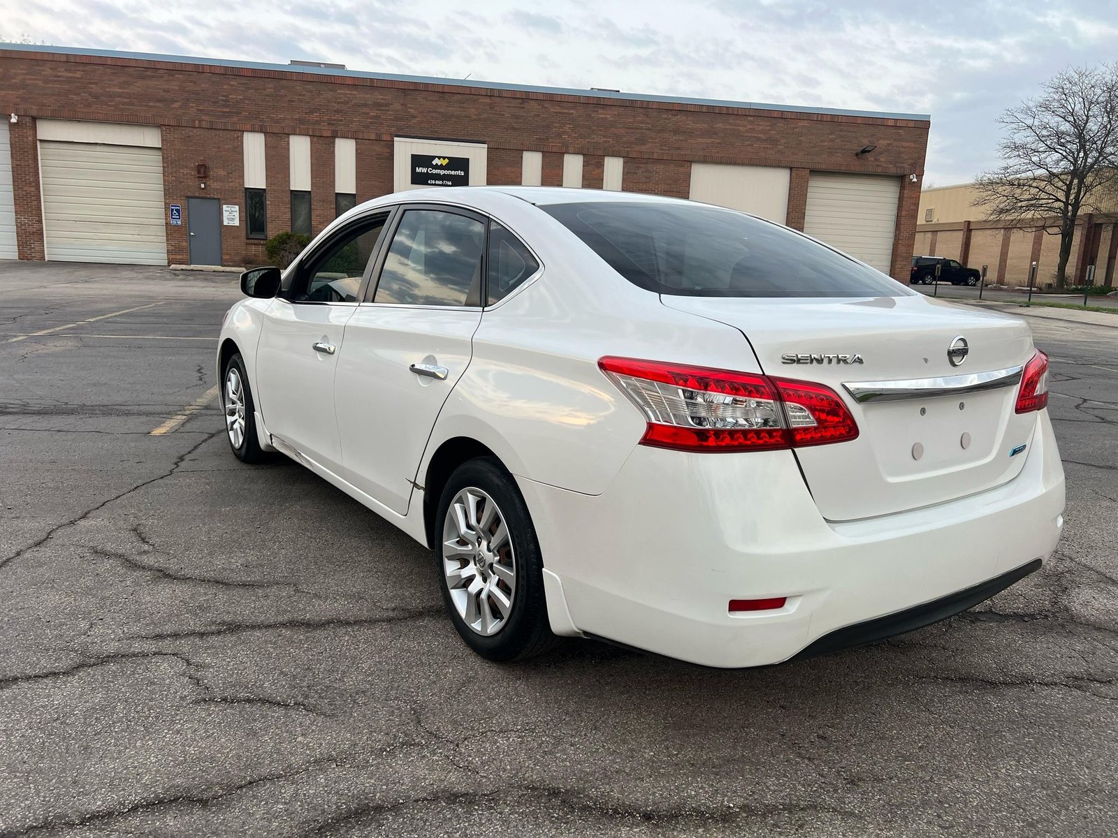 								Nissan Sentra 2013 full									